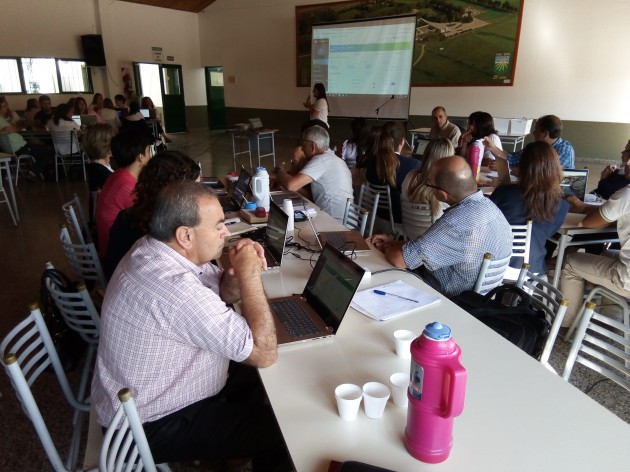 Plataforma Santillana- Compartir
Capacitación para docentes de la EATA Plataforma Santillana- Compartir
Capacitación para docentes de la EATA