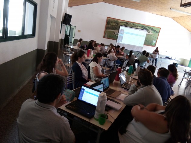 Plataforma Santillana- Compartir
Capacitación para docentes de la EATA Plataforma Santillana- Compartir
Capacitación para docentes de la EATA