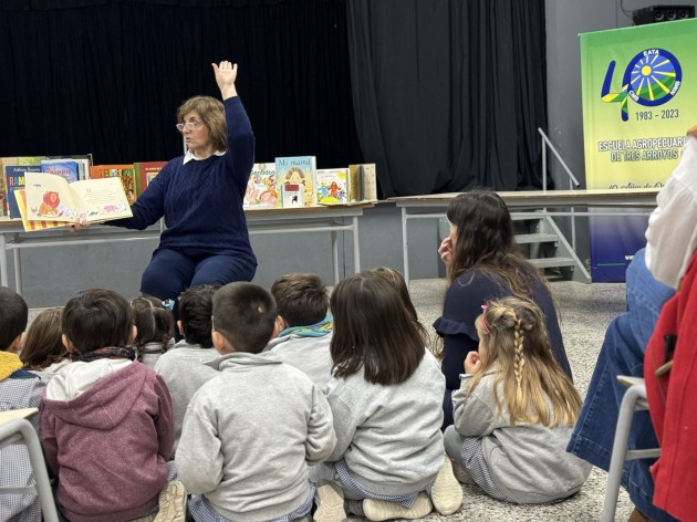 Primera Jornada de Bibliotecas Escolares Abiertas Primera Jornada de Bibliotecas Escolares Abiertas