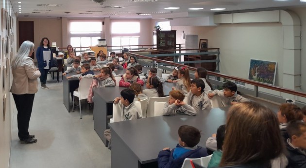 Salida educativa a la Biblioteca Pública Vicente P. Cacuri Salida educativa a la Biblioteca Pública Vicente P. Cacuri