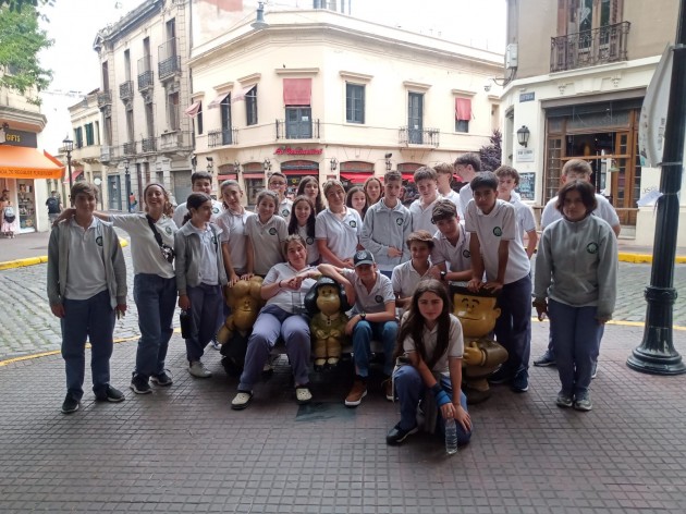 Salida Educativa Ciudad Autónoma de Buenos Aires-Tigre “Compartiendo experiencias” Salida Educativa Ciudad Autónoma de Buenos Aires-Tigre “Compartiendo experiencias”