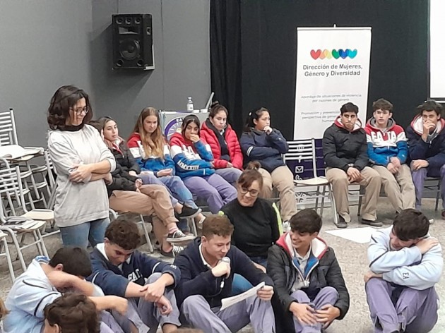 Taller sobre prevención de la violencia en el noviazgo Taller sobre prevención de la violencia en el noviazgo