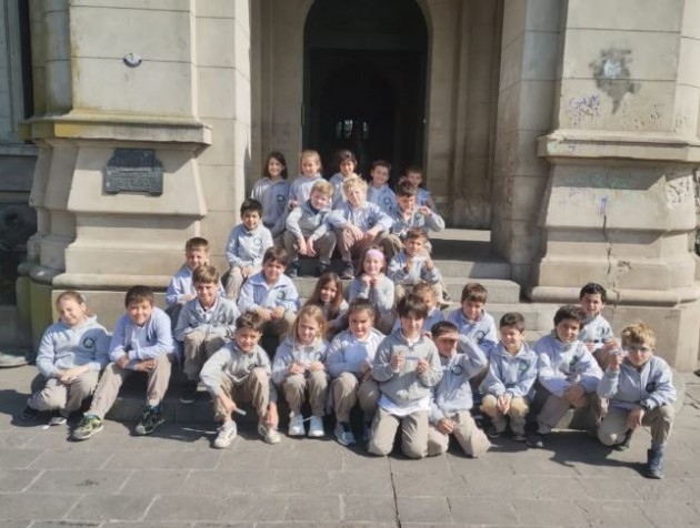 Visita a la Municipalidad con alumnos de tercer año Visita a la Municipalidad con alumnos de tercer año
