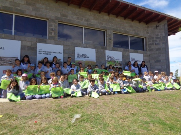 Visita a la Planta de Reciclado de Tres Arroyos - 2° NP Visita a la Planta de Reciclado de Tres Arroyos - 2° NP
